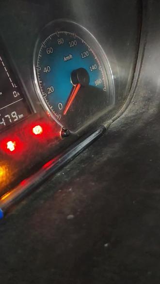 五菱荣光V50,仪表报电机故障,故障码err6。检查是断了一根线,接上就好了