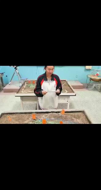 高中生自制新疆地形沙盘,制作周期5天!小姑娘录制好几遍,最终完美呈现#高中生 #自制沙盘模型 #新疆地形地貌沙盘 #地理