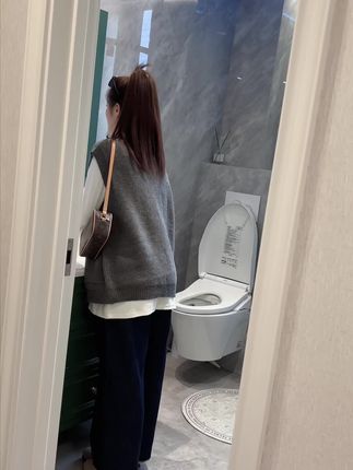 干净利索的穿搭,真的是孕妈的心头爱#新款上新 #孕期 #孕妇穿搭 #热爱直播热爱生活