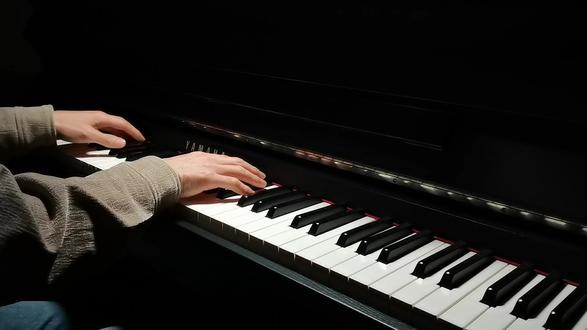 别来无恙,是谁在想念啊... #别来无恙 #任素汐 #毛不易 #2026春晚 #钢琴曲