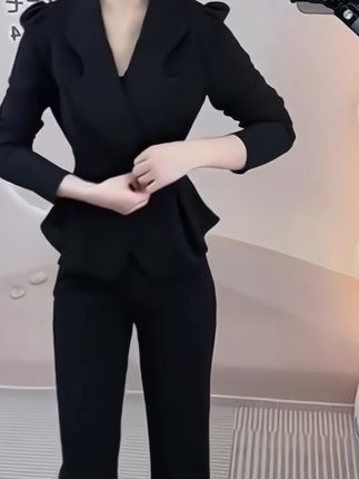 #早秋穿搭公式来了#高个子女生的早秋穿搭 #微胖女生怎么穿出早秋氛围感 #早秋不费力显贵穿搭