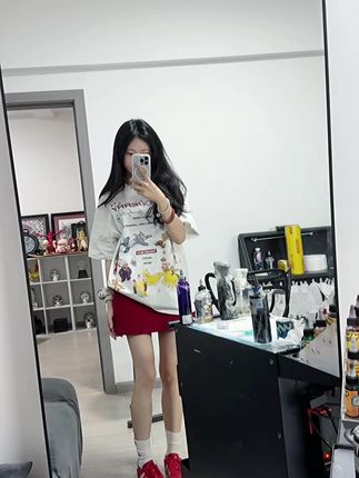 @秋秋的vlog 这个号发的就是这款 T恤#ootd穿搭 #对镜拍