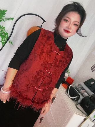 #红色气质裙装