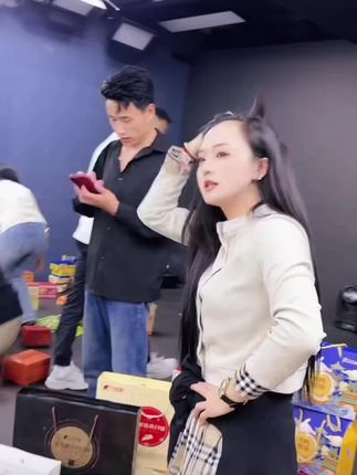 #小云儿 女强人,忙完活动来对拼,这个套装太好看只要几十元,大家放心入手好好看