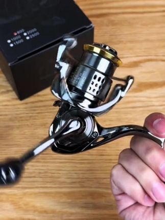 清脆的协力声还拥有高强力的主轴齿轮,这个价位闭眼冲#犀瓦力小高尔夫 #纺车轮 #矶钓轮 #路亚装备 #新手路亚