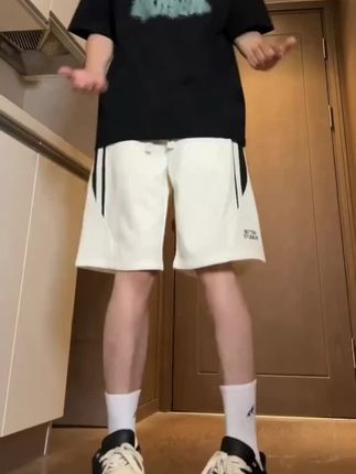 夏季新款美式hiphop条纹运动五分短裤男ins百搭潮流休闲外穿短裤#短裤穿搭 #五分裤 #男生穿搭 #夏日穿搭 #潮男穿搭