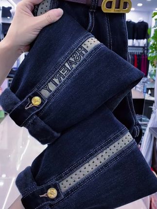 #面料柔软舒适 #牛仔裤穿搭 #百搭裤子