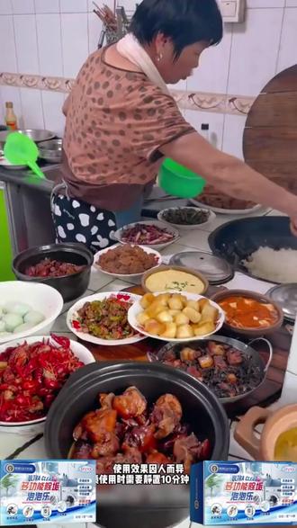 #厨房好物 #油污清洗 一颗多功能除垢泡泡乐,解决你所有油污问题,省时省力