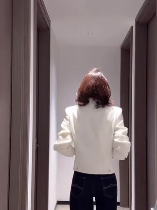 #极简穿搭 #温柔穿搭 #上衣穿搭