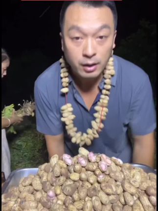 沙地粉皮湿花生,口感脆甜,喜欢吃湿花生的朋友放心拍#花生#粉皮花生#湿花生#农产品