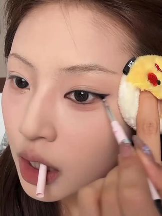 自带刀锋刷的胶笔能有多好用手残党也能画出完美眼线的秘密就是它#眼线笔#好物分享#防水防汗不晕染 #自用好物推荐 #平价好物