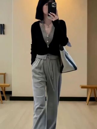 #简约穿搭 #显高显瘦穿搭 1089减龄休闲穿搭套装女秋冬新款挂脖假两件针织上衣阔腿裤两件套#慵懒风穿搭 #今年最流行穿搭 #酷女孩穿搭