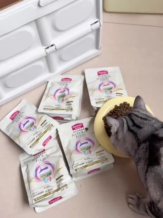 麦富迪乳铁蛋白猫粮试吃来啦!!!猫粮颗颗干爽不油腻,成猫幼猫都有,适口性很好#养猫人 #麦富迪乳铁蛋白猫粮 #科学养宠 #养猫新手