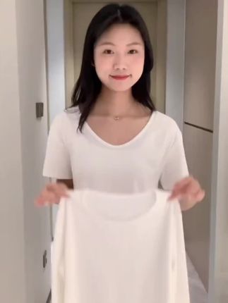 2025年春季新款正肩圆领长袖上衣女款提花肌理刺绣打底衫女内搭#打底衫女 #长袖上衣 #显瘦穿搭 #内搭外穿都好看 #谁穿谁美