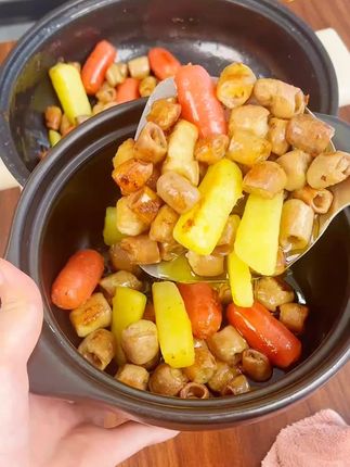 家人们!都说来贵州不吃这个安顺烤小肠,等于白来!贵州安顺烤小肠外皮,焦,香,酥,脆。一口下去,咔嚓声直接在耳边炸裂!简直香的不要不要的。#美食推荐#安顺烤小肠 #贵州特色美食 #贵州特产 #真的太好吃了