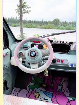 三轮四轮车里乱糟糟的,东西没地方放的去拍这款收纳桶,不仅可以壁挂方向盘下边手把下边,还可以壁挂靠背椅后边,安装方便不占空间,不仅颜值高收纳功能也很强大,有了它车里干净整洁#车载收纳 #把你的爱车打造的与众不同 ##收纳袋