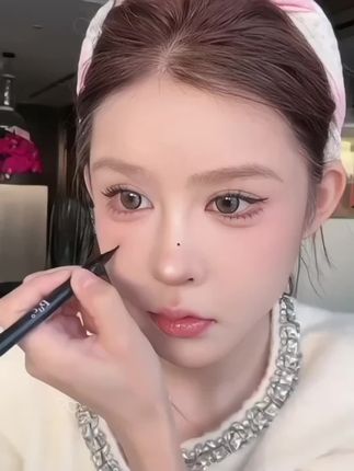 这个点痣笔防水防汗太厉害了!同时还能缩短中庭!增加氛围感!#美妆 #化妆技巧 #点痣笔 #化妆技巧 #点痣