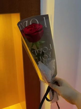 #单支花束包装袋 多只玫瑰鲜花包装鲜花包装纸一枝花包装混搭#七月七过七夕 #花束包装袋#鲜花包装袋
