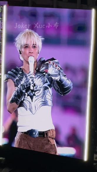 薛之谦
#薛之谦 #万兽之王 #广州站退票
真诚永远是必杀技,由于29号广州下暴雨,导致设备出现故障,无法呈现最完美的效果演出,老薛宣布退票……😭😭😭