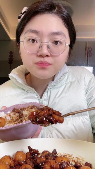 在家也能做出和店里一样的台式可乐卤肉饭!! 拌饭吃真的无敌香 卤肉香而不腻入口即化,鹌鹑蛋吸饱汤汁特别Q弹!!一定记得多蒸点米饭!!#台式卤肉饭 #卤肉饭 #美食教程#超级下饭的家常菜 #下饭菜