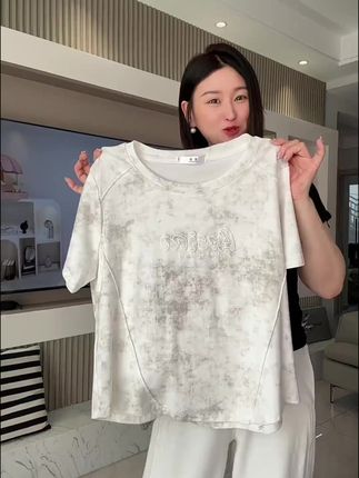 2025夏装新款扎染胖mm大码女韩版简约百搭正肩印花字母短袖 #夏装新款 #简约百搭 #字母短袖
