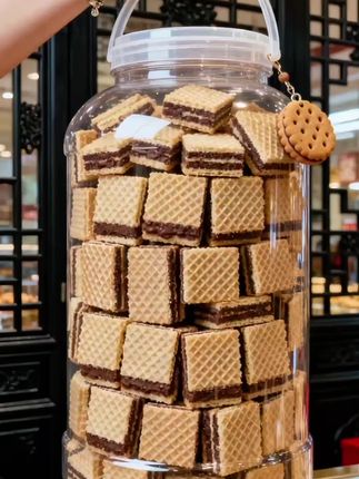 无蔗糖威化饼干。在追求健康与美味的路上,你是否一直在寻找一款既能满足 味蕾需求,又不会给 身体带来负 担的零食?而现在 无蔗糖威化饼干震撼登场!为你解锁全新的 美食享受!#威化饼干#无蔗糖威化饼干#威化饼干推荐#超便宜超划算#零食推荐