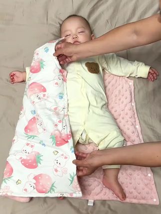 一天比一天冷了,宝宝睡觉爱踢被子,肚肚容易着凉,准备了夹棉#防踢睡袋 ,就不用一直给他盖被了 #宝宝睡袋 #宝妈推荐