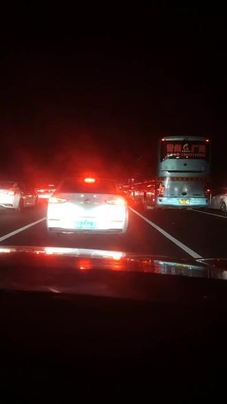 回湛江方向在茂名堵死了