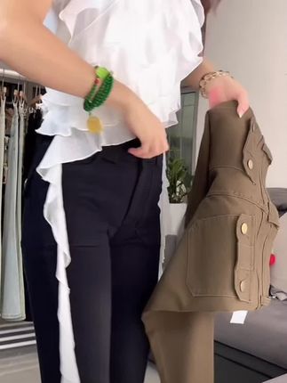 咖色中腰微喇叭辣妹牛仔裤女2025夏季薄款显瘦修身设计感爆款百搭#百搭穿搭 #日常通勤穿搭 #百搭微喇牛仔裤