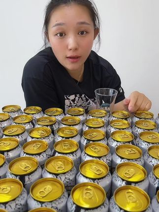 21度原麦汁浓度,酒精度大于等于10,能喝一瓶不丢人,能喝三瓶是大神!#雪地鼠果味烈性啤酒