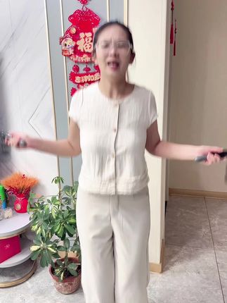 国药集团大品牌的氨糖软骨素高钙片,39.9直接到手三瓶共300片,这不快八月十五了,可以给家里的父母买上送回家!#氨糖软骨素无蔗糖高钙 #氨糖软骨素钙片