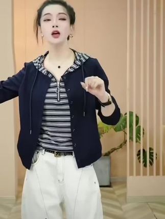 #我要上热门🔥 2025早秋新品时尚百搭修身显瘦假两件连帽卫衣女士长袖上衣8124#时尚百搭 #显瘦穿搭 #修身显瘦 #洋气减龄