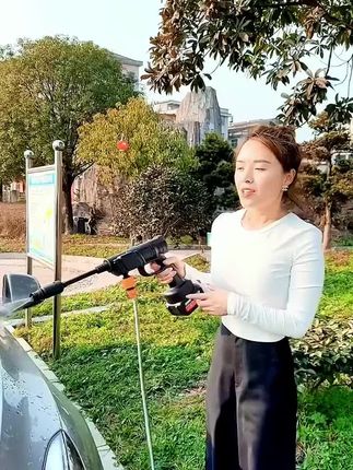 谁还在傻傻的去洗车店!家里备上一个这种的清洗机,洗车非常轻松好用#汽车好物推荐