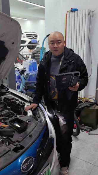 比亚迪秦#比亚迪秦ev300 暖风没温度,我们修之前先找好思路,看看是哪里的问题再去修