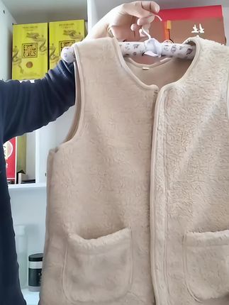 春季颗粒绒马甲马甲时尚洋气百搭尽显气质谁穿谁好看上档次高品质舒服时尚洋气百搭