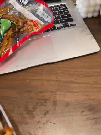 龙岩特产泡鸭爪鸭爪哥,238 克一袋配试吃装,蒜香香辣味,休闲追剧的美味解馋品#特色零食 #泡鸭爪棒 #蒜香浓郁香 #香辣劲爽 #追剧小食