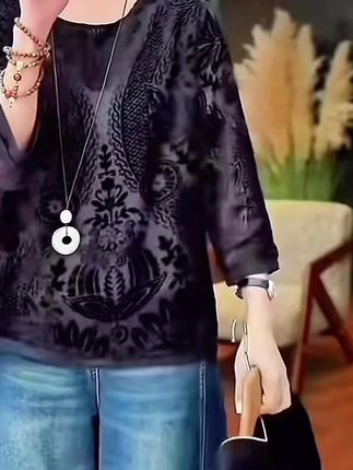 Syan【云墨】早秋新款洋气老钱风干净潮流百搭雕花宽松圆领T恤#上衣穿搭 #时尚穿搭 #简约穿搭