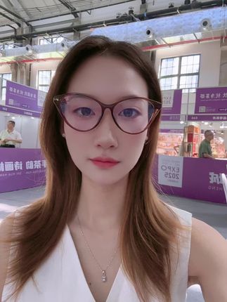 #休闲穿搭 #防蓝光眼镜推荐 #原创视频 #在自己的时光里拍自己喜欢的风景 防蓝光防紫外线、日常休闲搭配、出勤 在家都可以带的一款琥珀平光镜
