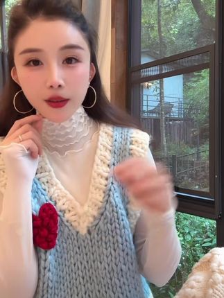 洋洋优选-秋冬新款韩系甜美立体爱心重工手工毛衣马甲背心YY71938