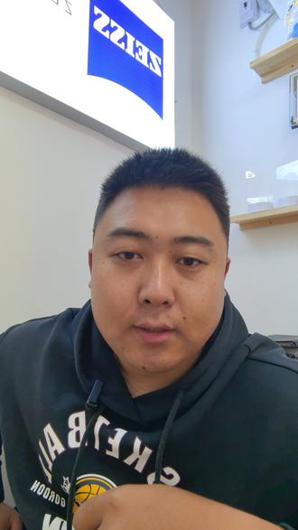 蔡司镜片膜层怎么选 日常适用铂金膜,品质提升鎏金膜
功能需求对号入座,不会错.
#蔡司 #蔡司镜片 #验光配镜 #配镜攻略 #广州配镜