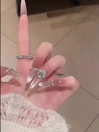 #美甲 #美甲分享 #美甲推荐 #美甲饰品 #显白美甲