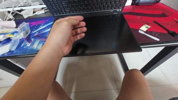第一次第一人称视角拍摄,自己第一次拆机换硅脂,没注意拍摄角度 影响了观感 删了很多内容 #换硅脂 #第一人称视角