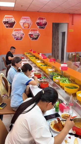 在博白只要20多块就可以吃到50多种菜品的单人自助小火锅#旋转小火锅 #火锅#火锅约起来 #抖音美食分享 #博白