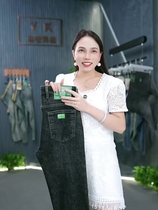 #好物推荐🔥 #视频同款商品 #爆款热卖中 #穿出自己的风格 #男生牛仔裤推荐 秋季黑灰牛仔裤男款爆款2025新款休闲百搭高腰弹力修身直筒裤子男