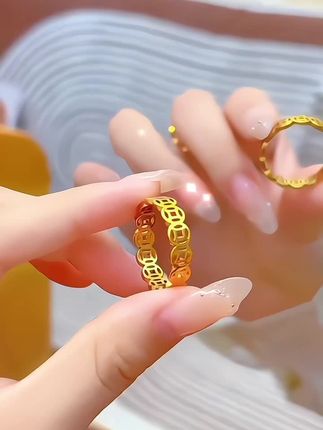 最近很火的的钱多多戒指,爱财者风生水起,记得戴个铜钱戒指#钛钢戒指 #饰品首饰 #铜钱戒指 #戒指控