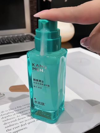 一瓶顶六瓶的#男士面霜 你见过吗?滋润保湿还不油,一年四季皮肤也 能滑溜溜!#男士护肤 #韩束男士护肤#控油清爽