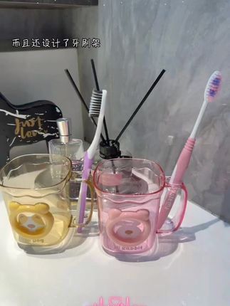 你的漱口杯是不是用好久都没换了?看我个位数就薅到了这个超萌超可爱的牙刷杯!#漱口杯#漱口杯多久换一次 #洗漱 #种草 #超便宜超划算