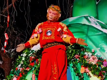 雪饼猴跳《谁家大美人》队伍逐渐壮大!
从独自一猴跳到带老妹儿跳,到带俩老妹儿跳,到三猴,再到带仨老妹儿跳…
以后就得是群舞了,花果山就得放不下了😂
#雪饼猴#谁家大美人#长春动植物园#搞笑 #搞笑视频 #跳舞