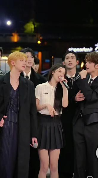 合唱搀扶,第一次听武家坡这首歌#龙浩天 #热门 #峰峰疯了 #吴治岗 #龙浩天妹妹