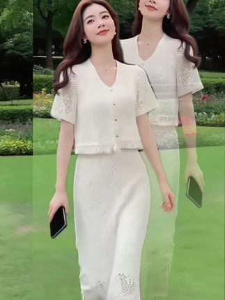 夏日穿搭公式来啦~ 2025新款两件套套装裙,自带里布超贴心!不用费心搭配,一套搞定通勤约会,小个子也能轻松驾驭~显瘦又清爽,夏天穿正合适~货号1456,冲就对了!#夏季穿搭 #套装裙 #两件套推荐#气质女神穿搭 #减龄显瘦穿搭
